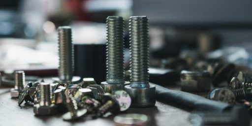 Pourquoi appliquer une substance de collage sur vis ou écrous